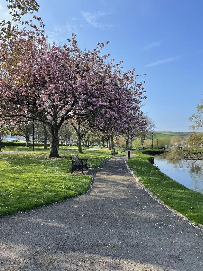 2 Chatsworth Riverscape Apartments - Peaceful Apartment In Great Location With Free Parking Overlooking The Gannel Just A Short Walk From Newquays Incredible Beaches And Local Amenities New Quay Dış mekan fotoğraf